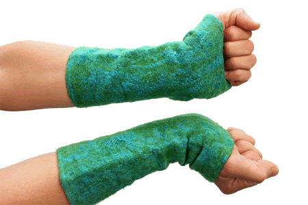 handgefilzte Pulswärmer – von sharlotta